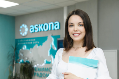 Аутсорсинговая компания «Центр Единого Сервиса Аскона Лайф Групп» автоматизировала обслуживание клиентов с помощью российского продукта Naumen Service Desk Pro. Сервисной поддержкой пользуются 63 корпоративных клиента и 10 тыс. их сотрудников, а также 200 сотрудников внутри компании.