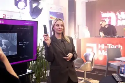 На стенде Hi-Tech Media впервые представлено инновационное решение SpinetiX для простого управления контентом с нескольких источников.