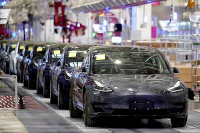 Согласно опубликованному плану, Tesla будет работать в течение 17 дней в январе с 3 по 19 число и прекратит производство электромобилей с 20 по 31 января в связи с китайским Новым годом.