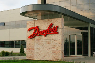 Danfoss, датский производитель энергосберегающего оборудования, трансформировал процесс онбординга сотрудников с помощью модуля HCM-платформы TalentTech Адаптация. Компании удалось на 30% сократить период прохождения основных элементов процесса адаптации, сэкономить время руководителей и HR специалистов, увеличить вовлеченность сотрудников и усилить HR-бренд компании.