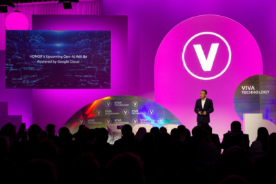 Международный технологический бренд HONOR дебютировал сегодня на VivaTech, одном из крупнейших в Европе технологических и инновационных мероприятий. Во время своего основного доклада компания HONOR продемонстрировала свой инновационный подход к ИИ на устройстве и представила свою новаторскую четырехслойную стратегию ИИ. Компания HONOR также объявила о предстоящих возможностях генеративного ИИ с Google Cloud, которые будут представлены на будущих смартфонах, открывая захватывающие возможности для улучшения пользовательского опыта.