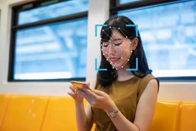 Новый детектор FakeCatcher от Intel обнаруживает дипфейки в режиме реального времени с точностью 96% на основе «потока крови» в видеопикселях.