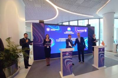 Разработчик ITSM-решений Naumen и разработчик IoT-решений Inspark 23 сентября 2024 года подписали соглашение о сотрудничестве в рамках форума цифровых технологий в сфере транспорта и логистики «Цифровая транспортация 2024» в Москве. Соглашение предполагает совместную реализацию крупных проектов по сервисному обслуживанию на предприятиях промышленности и транспорта.