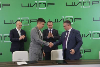 В рамках ЦИПР-2025 компания по информационной безопасности «Бастион» и авиакомпания «Аэрофлот» подписали соглашение о сотрудничестве в части проведения совместных мероприятий по развитию отечественных технологий в области кибербезопасности. Также «Бастион» заключил соглашение с ИТ-компанией АФЛТ-Системс (входит в Группу «Аэрофлот»), которое предусматривает совместную реализацию инициатив и проектов, направленных на повышение уровня кибербезопасности отраслевых решений в транспортно-логистической сфере.