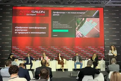 Российский разработчик программного обеспечения для робототехники Wheelies (входит в корпорацию ITG) представил на выставке «Агросалон-2026» подход к точечному мониторингу сельхозугодий с помощью автономных дронов по NDVI — индексу, который используется для оценки состояния растительности. Такой подход позволяет перейти от общей оценки больших территорий к детальному мониторингу отдельных участков и использовать полученные данные для планирования полевых работ.