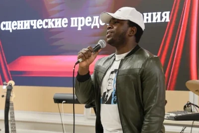 Новая разработка, сочетающая передовые математические модели и большие языковые модели, анализирует развитие сетевых событий во времени и позволяет обнаруживать как известные, так и ранее неизвестные типы кибератак, обеспечивая высокую точность обнаружения угроз в режиме реального времени.