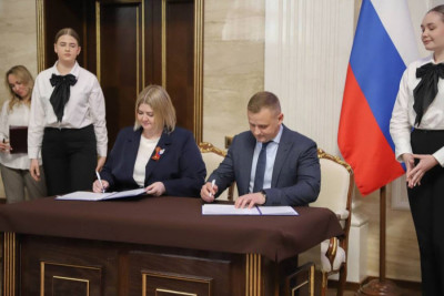 30 апреля 2025 года было подписано соглашение о сотрудничестве между Новосибирским центром развития профессионального образования, или НЦРПО, и компанией СКБ Контур. Партнерство направлено на объединение усилий по профессиональной ориентации школьников в IT-кластере.