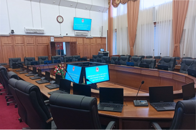 Компания RIWA оборудовала Зал заседаний Народного Хурала (Парламента) Республики Калмыкия конференц-системой VISSONIC с функцией голосования и сопутствующим оборудованием.