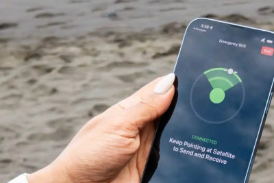 Корпорация Apple выпустила iOS 18.5, которая впервые расширяет возможности экстренного спутникового оповещения для владельцев смартфонов iPhone 13. Ранее спутниковые функции были доступны владельцам iPhone 14 или более поздних версий.
