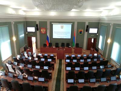 В конце 2018 года компания «ВИКИНГ» успешно реализовала проект системы обеспечения и проведения мероприятий в зале заседаний Законодательного Собрания Республики Карелия. Были осуществлены  поставка и монтаж оборудования, произведена установка и настройка программного обеспечения системы, ввод в эксплуатацию. Новое оборудование и программное обеспечение было решено установить взамен старого, проработавшего многие годы и уже не удовлетворяющего руководство ЗАКСа и обслуживающий персонал  по своим ограниченными возможностям и надёжности.