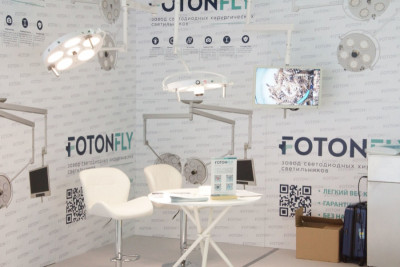 Компании FotonFly и Труконф выпустили бестеневое световое оборудование со встроенной ВКС для подключения операционных блоков к онлайн-консультациям и консилиумам. Это позволит сокращать время на принятие критических решений, обучать сотрудников больниц и студентов вузов в разрешении 4K UltraHD без оснащения клиник устройствами и периферией для ВКС и рисков для безопасности связи.