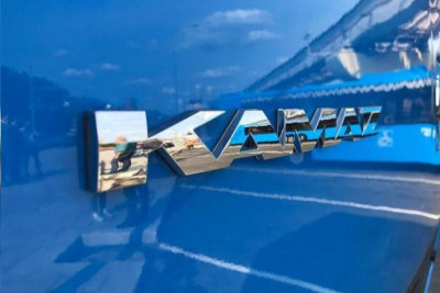 ПАО «КАМАЗ» и SAP на Петербургском международном экономическом форуме (ПМЭФ) подписали соглашение о стратегическом сотрудничестве. В рамках партнерства компании будут развивать экспертизу в области построения эффективных процессов управления для автомобилестроительной промышленности. Подписи под документом поставили заместитель генерального директора ПАО «КАМАЗ» Андрей Максимов и заместитель генерального директора SAP CIS Алексей Леонтович.