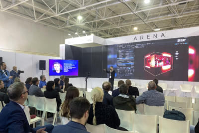 Эксперт Hi-Tech Media поделился, почему просто ролики больше не работают и рассказал о современных трендах Digital Signage: управлении голосом и с помощью датчика движения, считывании QR-кодов и сенсорных технологиях.