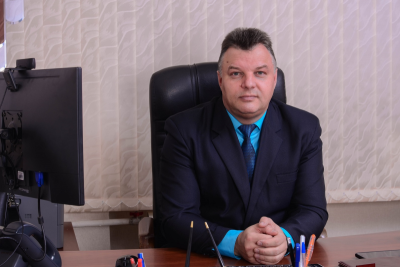 Система электронного документооборота Амурской области на базе СЭД «ДЕЛО» развивается более 10 лет. К настоящему моменту это одно из наиболее масштабных региональных внедрений флагманского решения ЭОС: продукт используется по безлимитной лицензии, достигнут полный охват органов исполнительной власти области, органов местного самоуправления области, подведомственных учреждений. Развитие системы продолжается, в стадии реализации переход на отечественное общесистемное программное обеспечение (отечественные операционные системы для серверов и компьютеров пользователей). Об этом рассказывает руководитель ГБУ «Центр информационных технологий Амурской области» Сергей Викторович Щербаков.