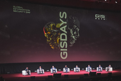 Третий, деловой день программы ежегодного форума по кибербезопасности GIS DAYS* 2025 был посвящён ключевым вызовам, которые стремительное развитие ИИ бросает отрасли информационной безопасности. Центральным событием дня стало масштабное пленарное заседание «Искусственный интеллект в бизнесе, разработке и ИБ-продуктах».