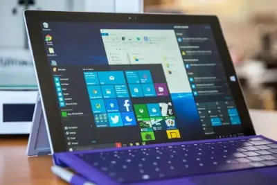 Windows 10 действительно одна из самых популярных операционных систем в течение многих лет после своего выпуска в 2015 году.  В отличие от Windows 11, которая требует более современных процессоров и модуля TPM 2.0, Windows 10 менее требовательна к железу. Это позволяло использовать её на старых компьютерах.