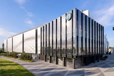 Гигант полупроводниковой индустрии Applied Materials Inc. открыл в Силиконовой долине двери своего нового Центра инноваций и коммерциализации оборудования и технологических процессов. Этот масштабный объект стоимостью 5 миллиардов долларов призван обеспечить следующую волну инноваций в коммерческой индустрии производства микросхем.