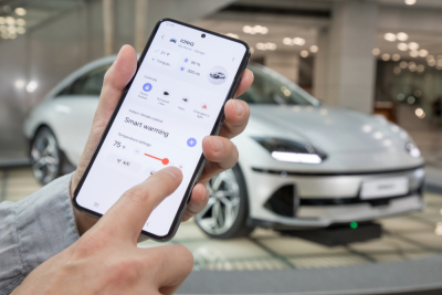 Компания Samsung Electronics объявила о сотрудничестве с Hyundai Motor Group для расширения возможностей платформы SmartThings. Умная экосистема будет поддерживать подключенные автомобили, включая электромобили (EV). Компании подписали меморандум о взаимопонимании, предполагающий совместную разработку решений, направленных на интеграцию «умных домов» и подключенных автомобилей.