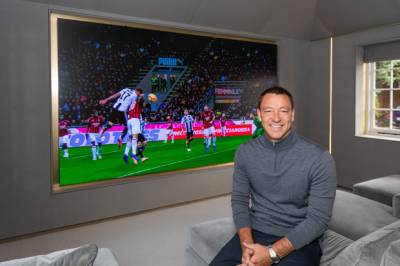 146-дюймовый 4K-дисплей Samsung The Wall microLED в сочетании с объемным звуком Dolby Atmos был установлен интегратором HiiLIFE в доме бывшего капитана сборной Англии Джона Терри.