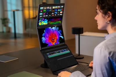 На этой неделе на выставке CES 2024 компания Asus представила свой первый складной OLED-монитор ZenScreen Fold, который можно легко взять с собой в дорогу.