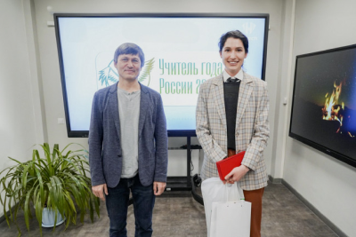 Лауреатов в номинациях «Учитель года», «Воспитатель года» и «Сердце отдаю детям» наградили видеокамерами Lumens.
