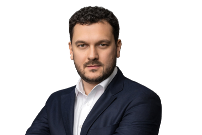 Генеральным директором ГК «Цифра» назначен Михаил Аронсон. До этого он занимал должность коммерческого директора Группы. Он сменил на этом посту Сергея Емельченкова, чьи полномочия были прекращены 8 августа по причинам, не связанным с деятельностью «Цифры». Новый глава «Цифры» вступает в должность 9 августа.