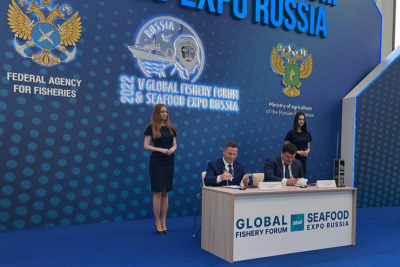 Центр системы мониторинга рыболовства и связи (ЦСМС) и компания Sitroniсs Group (входит в Группу АФК «Система») в ходе V Международного рыбопромышленного форума и Выставки рыбной индустрии, морепродуктов и технологий в Санкт-Петербурге подписали соглашение о развитии сотрудничества по обеспечению дистанционного спутникового мониторинга рыбопромысловых судов и акваторий для сохранения водных биоресурсов, государственного надзора за торговым мореплаванием в районах промысла.
