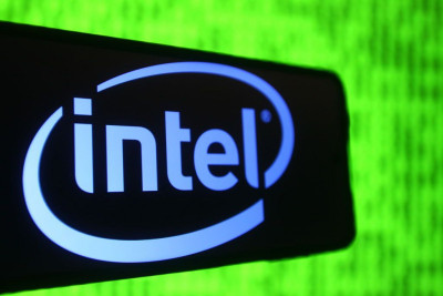 В этом году на виртуальной выставке Computex 2021, которая стартовала в конце мая, компания Intel анонсировала два новых чипа 11-го поколения серии U для использования в тонких и легких ноутбуках. Компания также представила свой первый модуль 5G M.2, разработанный в партнерстве с MediaTek (Intel продала Apple свой бизнес по производству модемов для смартфонов в 2019 году).