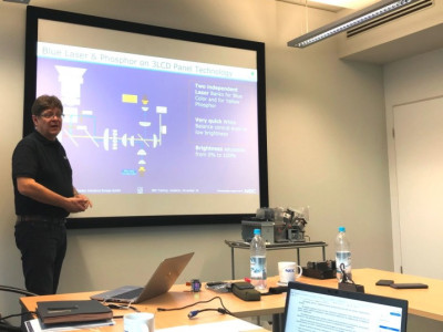 NEC Display Solutions Training Academy проводит обучение по уникальным программам, где любой партнер может получить теорию и практические навыки, а по окончании стать сертифицированным специалистом