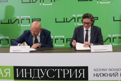 «Группа Астра» и «Россети» заключили партнерское соглашение, нацеленное на развитие и популяризацию импортонезависимых технологий. Стороны планируют совместную работу по нескольким направлениям. В их числе анализ практики использования отечественного ПО, проработка шагов для внедрения многоуровневой СУБД и пр.