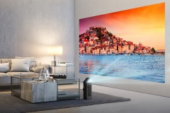 Серия HU80K стала первой в линейке 4K UHD проекторов, получившая награду на выставке CES2018 как «Лучший инновационный товар» за ультра - четкое качество видео и эффект домашнего кинотеатра в компактном стильном устройстве.
