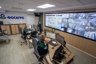 Группа "ФосАгро" полностью заменила зарубежную систему PI System на отечественную платформу управления производством ZIIoT на предприятии АО "Апатит" (Череповецкий химический кластер). Разработка новой системы велась на базе флагманского решения ГК "Цифра" и стала частью одного из ключевых проектов по импортозамещению в рамках ИЦК "Химия и фармацевтика". Реализация проекта была поддержана государственным грантом через Фонд "Сколково".