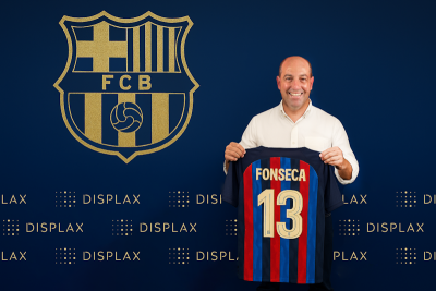 ФК «Барселона» официально заключил партнерское соглашение с компанией DISPLAX, мировым лидером в области проекционных емкостных сенсорных технологий, чтобы реализовать передовое интерактивное решение на новом стадионе клуба Spotify Camp Nou.