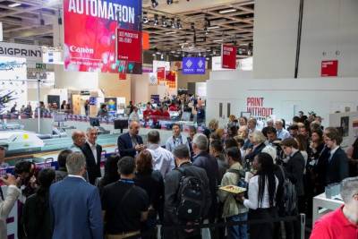 На FESPA 2019 Canon расскажет о новых возможностях для изготовителей вывесок и графической продукции (стенд B5-E30, 14−17 мая 2019 г., Мюнхен, Германия). Мы продемонстрируем, как повышение эффективности процессов и освоение более прибыльных направлений помогают совершенствовать бизнес-модели и открывают доступ к новым рынкам.