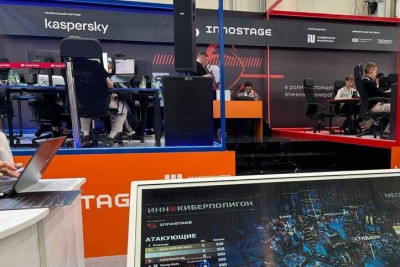 Финал III Всероссийской студенческой кибербитвы Innostage состоялся 9-10 сентября в Татарстане в рамках международного форума Kazan Digital Week 2024. В соревновании традиционно принимают участие студенты и аспиранты направлений ИТ и кибербезопасности в ампула атакующих (красные команды) и киберзащитников (синие команды). По итогам двухдневной напряженной борьбы лучшими среди защитников стали FEFU Daemons (ДВФУ, Владивосток), на втором месте NullBots (МАГУ, Мурманск), на третьем - CatGurdians (НИЯУ МИФИ, Москва). В лагере атакующих победу праздновала еще одна владивостокская команда - LaCringe (ДВФУ). Серебро завоевала сборная Казани и Самары “Gone with the wind” (КНИТУ-КАИ и ПГУТИ), бронзу - московская команда “Последние клетки мозга” (МТУСИ).