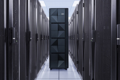 Корпорация IBM выводит свои мэйнфреймы на современный уровень, представляя новейшую версию легендарного оборудования на базе нового процессора, поддерживающего генеративный искусственный интеллект и рабочие нагрузки агентов ИИ.