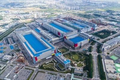 Южнокорейский технологический гигант Samsung Electronics рассчитывает до 2042 года инвестировать 230 миллиардов долларов в крупнейшую в мире базу по производству микросхем.