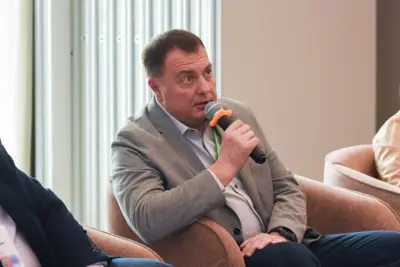 Сергей Стонаев, заместитель директора по развитию проектного бизнеса группы IT-компаний Lad, в выступлении на II Конгрессе «Подмосковные вечера» рассказал, как компаниям быстрее перейти к рабочему месту нового поколения, где ИИ встроен в повседневные процессы с первого дня.
