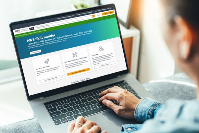 Компания Amazon Web Services представила новую инициативу AI Ready, с помощью которой она надеется к 2025 году обучить 2 миллиона человек навыкам искусственного интеллекта.
