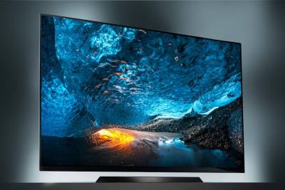 LG представляет на российском рынке линейку OLED-телевизоров 2020 года, которая отличается непревзойдённым качеством экрана OLED с глубоким чёрным и яркими цветами, улучшенным качеством изображения и звука благодаря процессору α9 III поколения, а также утонченным дизайном.