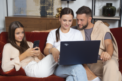Компания itel объявляет о старте продаж в России ноутбука itel Spirit 2 – развитие линейки многозадачных лэптопов, запущенной в 2021 году. Новинка базируется на современном процессоре Intel 11-го поколения, оснащена интегрированной графикой Intel Iris Xe и рассчитана на длительную автономную работу благодаря аккумулятору емкостью 50 Вт*ч и поддержке быстрой зарядки.