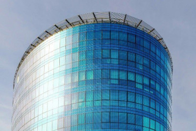 Компания NTT Data в партнерстве с Sekisui Chemical планирует установить легкие солнечные батареи на наружных стенах своих центров обработки данных и офисов в Японии.