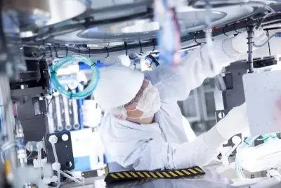 Компания Applied Materials Inc. стремится упростить жизнь заводам по изготовлению микросхем, предоставляя им возможность создавать чрезвычайно сложные 3D-архитектуры, необходимые для процессоров искусственного интеллекта следующего поколения.