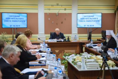 Компания RIWA поставила беспроводную конференц-систему VISSONIC, PTZ-камеру, звуковое и коммутационное оборудование в зал заседаний главного корпуса ФГБОУ ВО МГУТУ им. К.Г. Разумовского