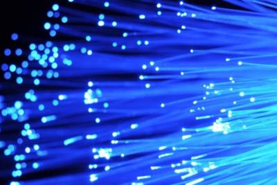 Корпорация NEC объявила о заключении контракта с Facebook на строительство соединяющего США и Европу трансатлантического подводного оптоволоконного кабеля со сверхвысокими характеристиками.
