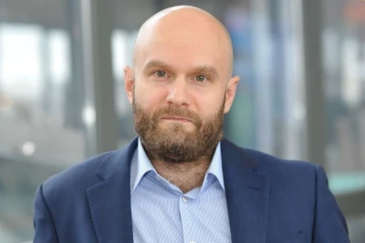 HRlink, один из лидеров рынка кадрового ЭДО, продолжает усиливать команду и приглашать опытных специалистов для лидирования стратегически важных направлений бизнеса. Сергей Репринцев назначен на должность директора по продуктовой стратегии, где он будет отвечать за разработку и реализацию долгосрочной дорожной карты развития платформы.