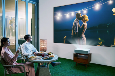 Линейка проекторов LG 4K, куда входит флагманская усовершенствованная модель с ультракоротким фокусом, - отличное решение для любителей кино.