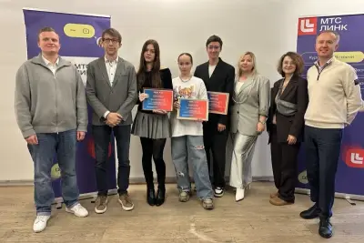 МТС Линк, платформа для бизнес-коммуникаций, обучения и совместной работы, и Президентская академия (РАНХиГС) провели конкурс творческих проектов студентов «Академия. Pro-подключение». Мероприятие стало частью совместной программы по развитию цифровых навыков и использованию онлайн-инструментов в учебном процессе. Награды победителям вручили генеральный директор МТС Линк Владимир Урбанский и начальник управления реализации программ высшего образования Президентской академии Мария Сулименкова 19 ноября 2025 года.