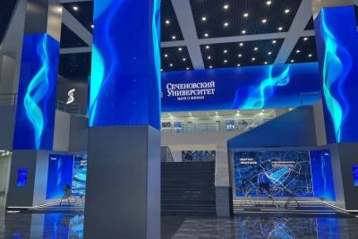 В центральном медиацентре Сеченовского университета представлены достижения вуза, исторические данные и передовые медицинские технологии. Пространство включает и музейную экспозицию, локацию научных открытий, зону инновационных разработок, VIP-конференц зал и локации современных мультимедийных презентаций. Это уникальный медиа комплекс, готовый к проведению масштабных мероприятий и демонстрации новых передовых технологий. 

Проект, реализованный в 2024-2025 году, стал уникальным решением, объединившим историческое наследие университета с современными технологиями медицины и мультимедиа.