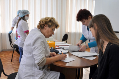 В Мурманской области успешно функционирует подсистема «Онкология»: она объединяет данные о пациентах с онкологией, поступающие из всех медорганизаций региона. Ее внедрение позволило повысить качество медпомощи для онкобольных и снизить нагрузку на врачей.